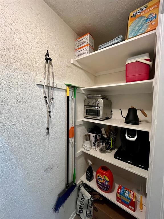 Building Photo - 3200 W Britton Rd