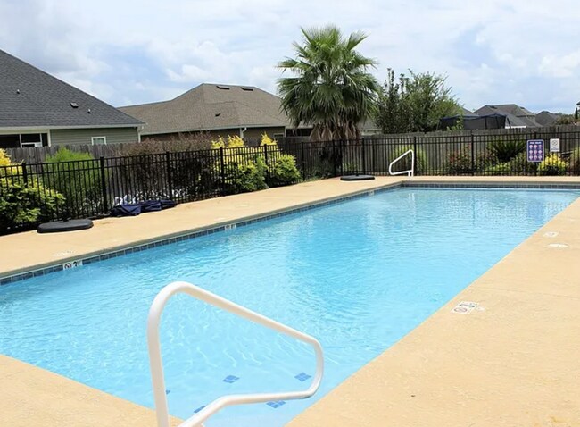 Building Photo - Modern 4BR Home with Screened Porch, Granite Kitchen & Fenced Backyard