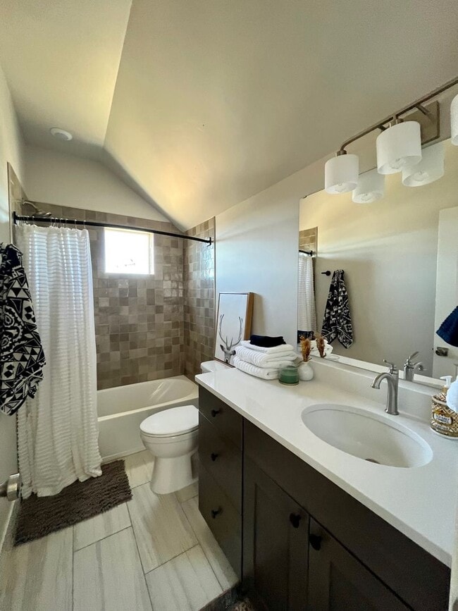 Building Photo - 1bd/1ba Carriage House for Rent in Leadville!