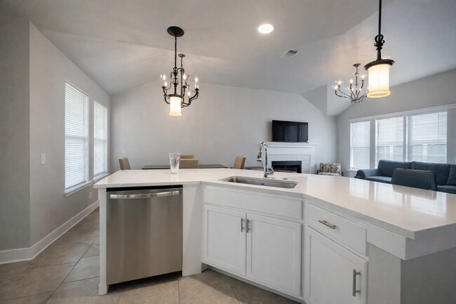 Building Photo - 3 BED 2 BATH AUSTIN TX!!! NEW MANAGEMENT!!!!