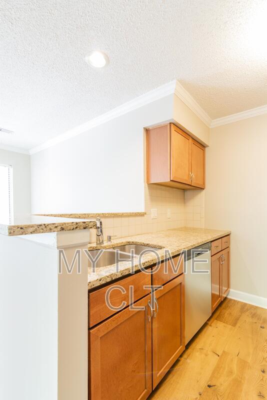 Building Photo - 2516 Cranbrook Ln