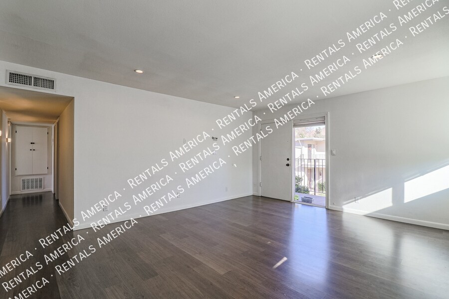 Building Photo - 4132 E Calle Redonda