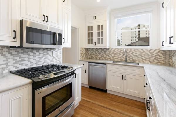 Kitchen - 2140 Pacific Ave