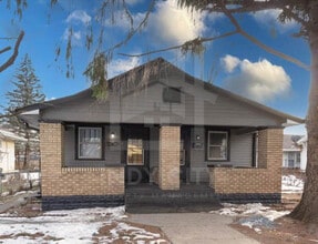 Building Photo - 3209 W 10th St