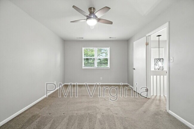 Building Photo - 5081 Holly Farms Dr