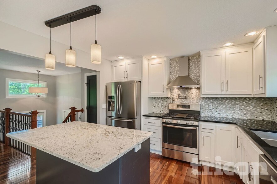 Building Photo - 15931 Vintage St NW