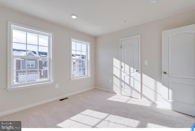 Building Photo - 10810 Meridian Hill Way