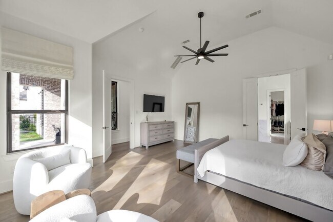 Building Photo - 212 S Empress Grn Pl