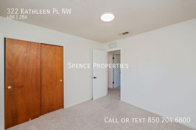 Building Photo - 322 Kathleen Pl NW