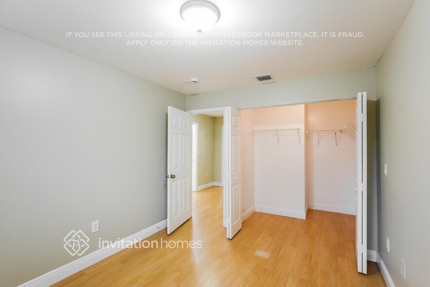 Building Photo - 7663 N Southwood Cir