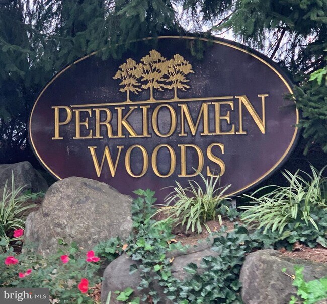 Building Photo - 118 Sycamore Ct