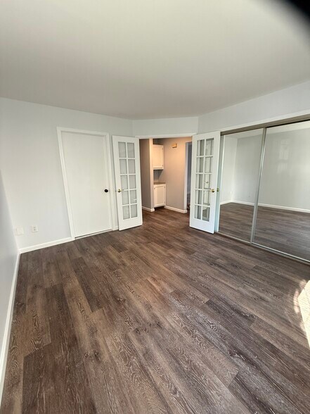 Building Photo - 713 Pinehurst Ct