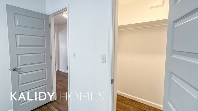 Building Photo - 2629 SW 56th St