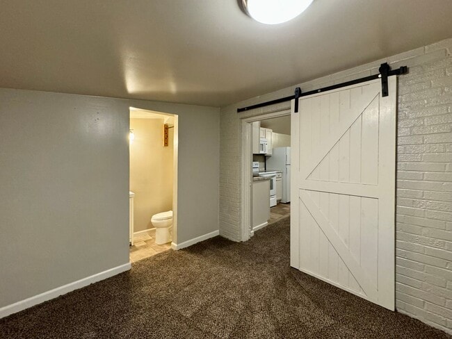 Building Photo - One bedroom Home near Kellogg!