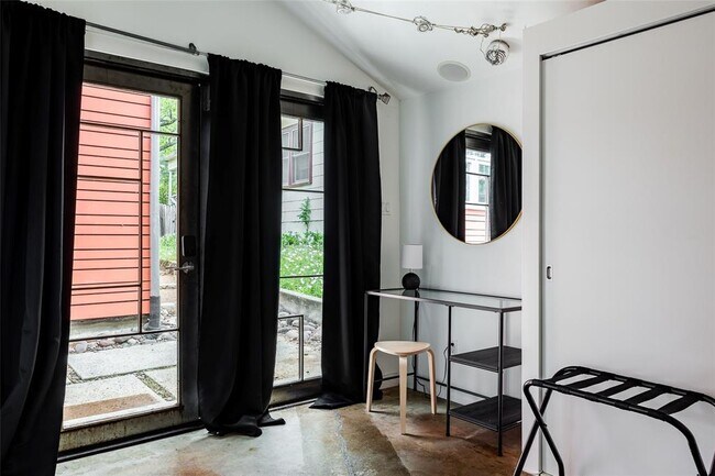 Building Photo - 1504 Treadwell St