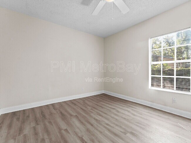 Building Photo - 8210 N Klondyke St