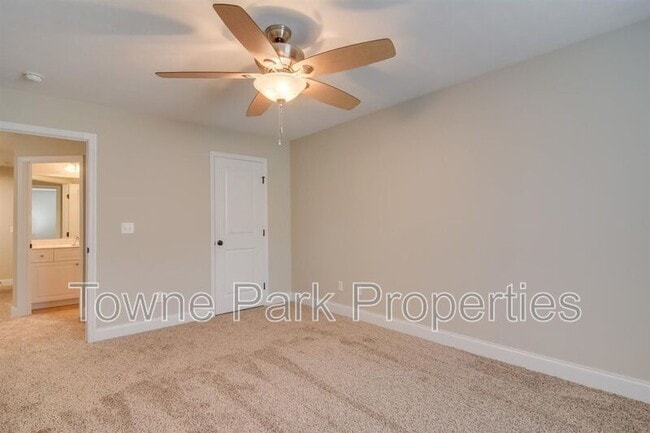 Building Photo - 232 Mossy Bank Dr