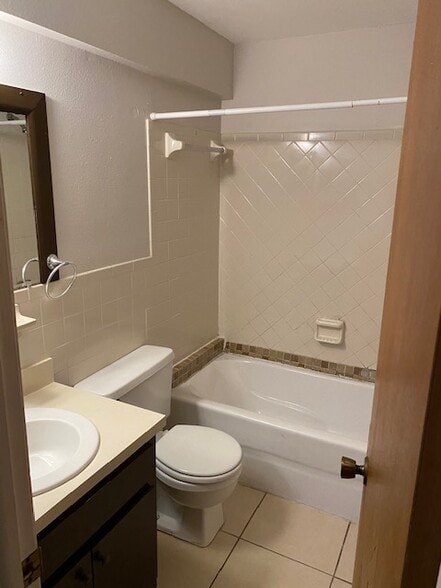 Hall Bathroom - 705 Bayou Ave