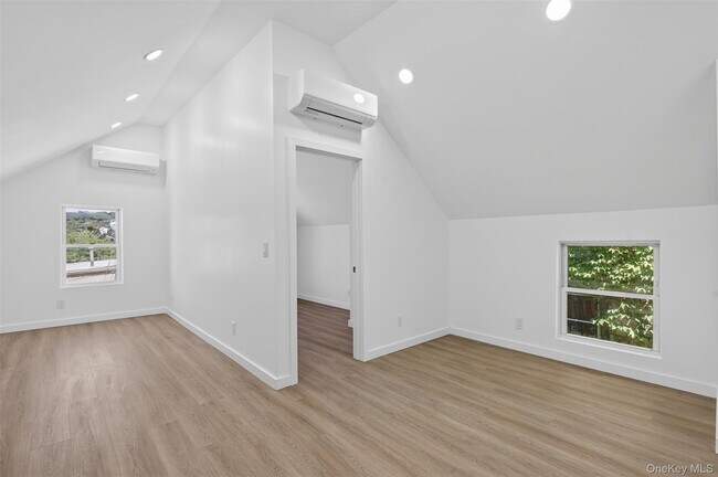 Building Photo - 165 W Main St