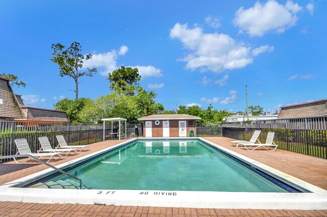Building Photo - 4185 Turnberry Cir