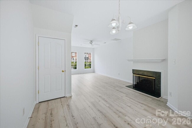 Building Photo - 6928 Creft Cir