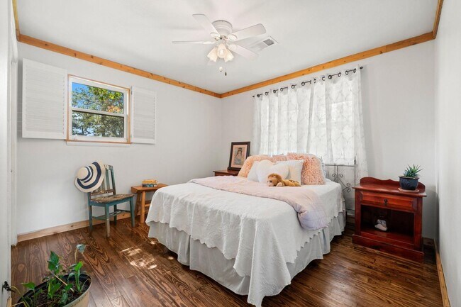 Building Photo - Country Living Rental on 26+ Acres!