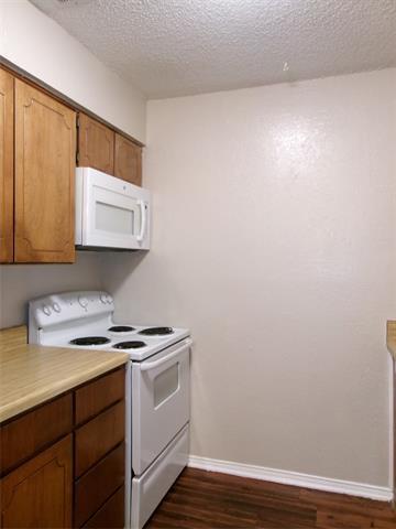 Building Photo - 1817 Family Cir