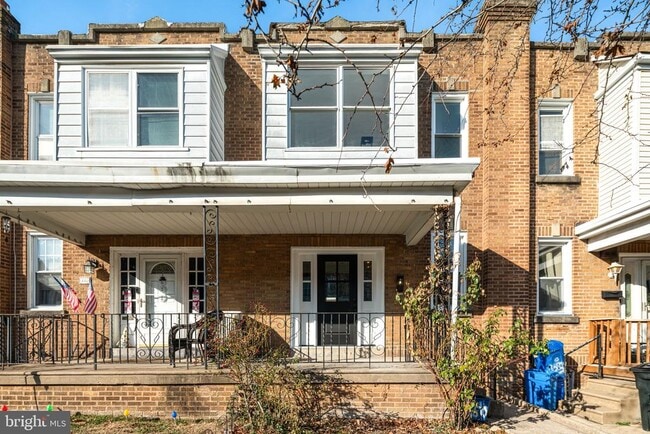 Building Photo - 448 Markle St