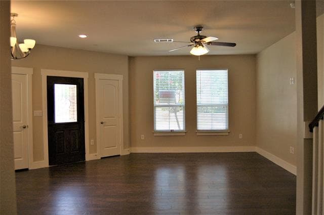 Building Photo - 213 Lily Ln