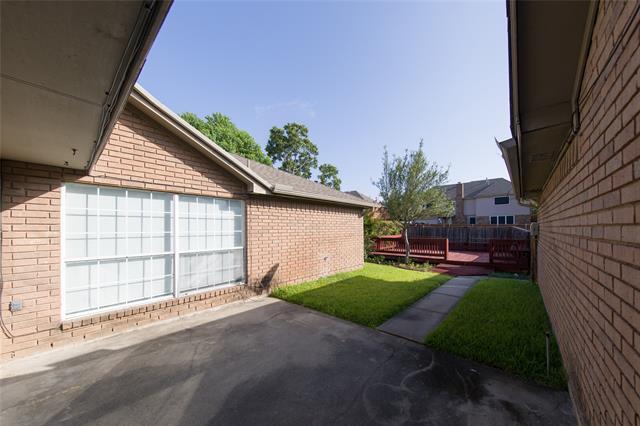 Building Photo - 2119 Antibes Dr