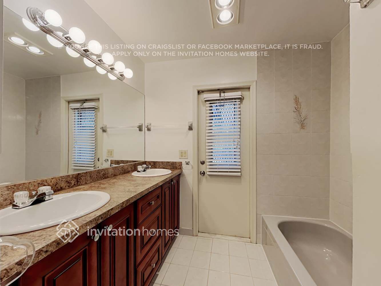 Building Photo - 4069 Alpinia Ct S
