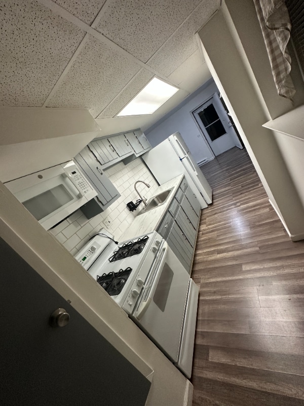 Building Photo - 411 McGuigan Pl