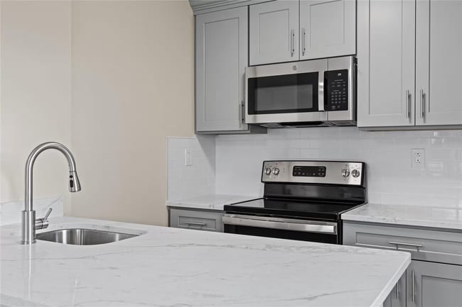Unit 401 Kitchen - Wakefield Station Apartments