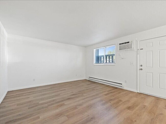Building Photo - 1207 W 13th Ave