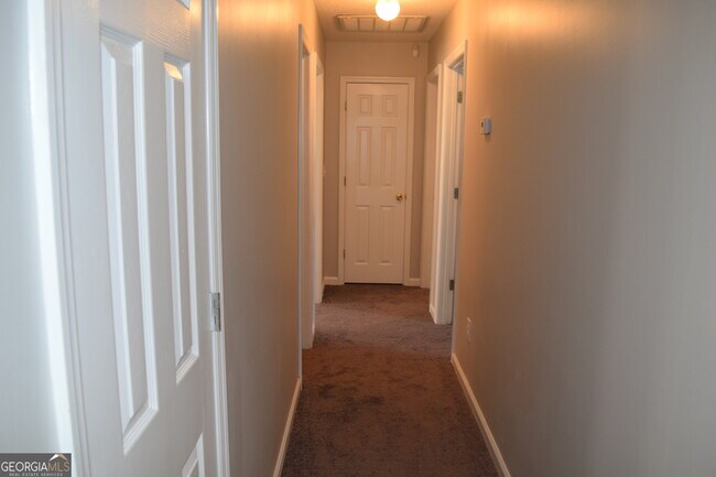 Building Photo - 4365 White Pines Ct