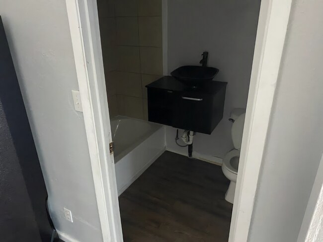 Building Photo - 719 San Antonio St