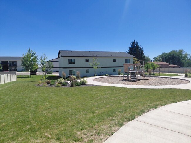 Building Photo - 523 Rooster Ln