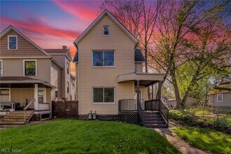 Building Photo - 2049 W 85th St