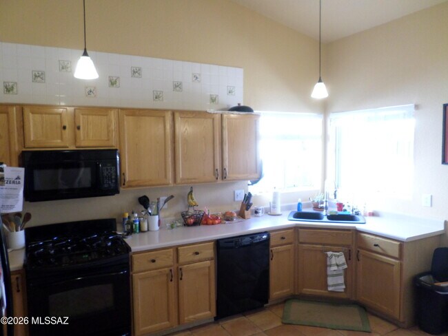 Building Photo - 9006 N Willeta Dr