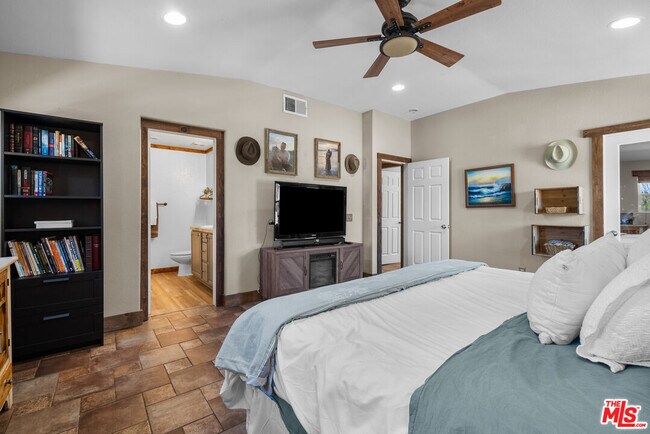 Building Photo - 28123 Gibraltar Ln