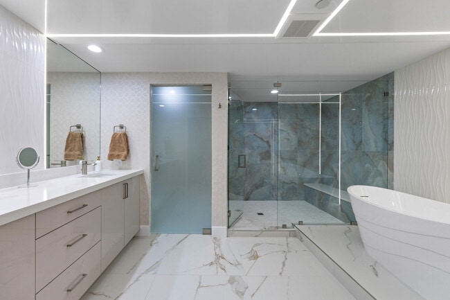 Building Photo - 3101 S Ocean Dr