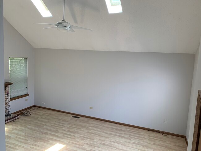 Building Photo - 538 Lasalle Ct