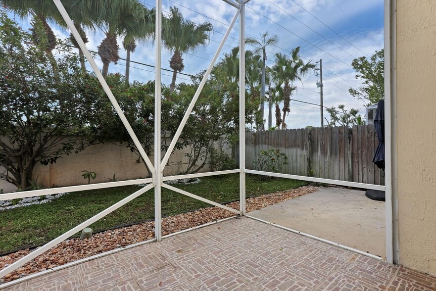 Building Photo - 7607 Colony Lake Dr