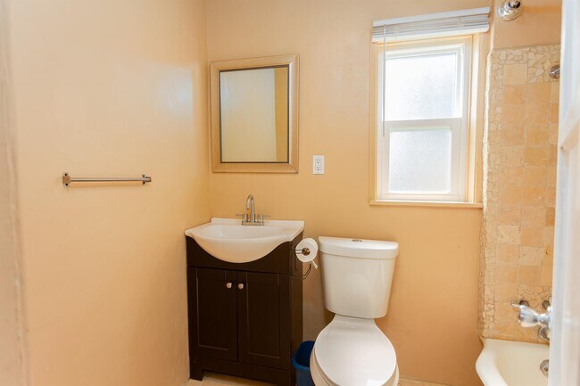 Building Photo - 1949 NE Barnett St