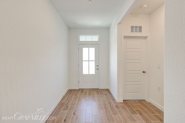 Building Photo - Brand new home located within Clovis North...