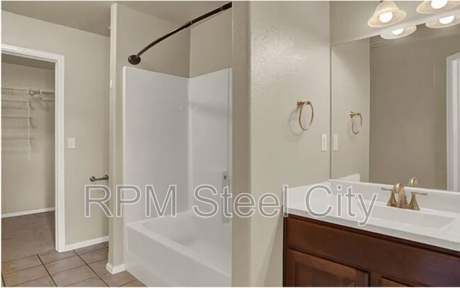 Building Photo - 2004 Mirror Ct