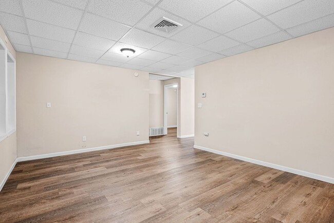 Building Photo - 311 Novak St