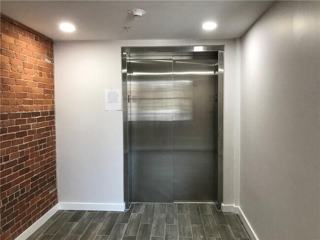 Building Photo - 50 Ashburton St