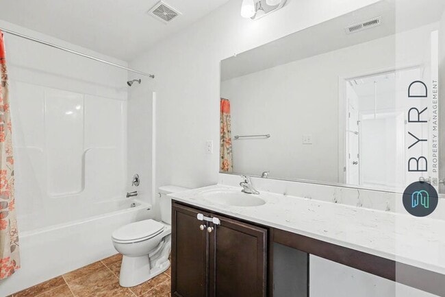 Building Photo - 16921 Thornapple Run