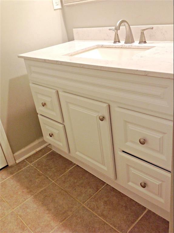 Building Photo - 218 Barfield Ave SW